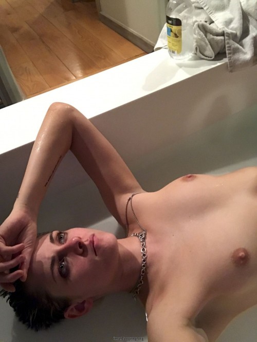 Kristen-Stewart-Naked-Leaks-13.jpg