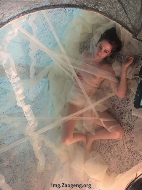 Kristen-Stewart-Naked-Leaks-18.jpg
