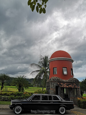 GOLF-LOS-SUENOS-COSTA-RICA.-MERCEES-300D-LIMO.jpg