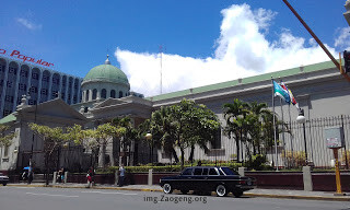 The-Metropolitan-Cathedral-of-San-Jose.-COSTA-RIXA-W123-MERCEDES-LIMOUSINE-SERVICE-FOR-WEDDINGS.jpg